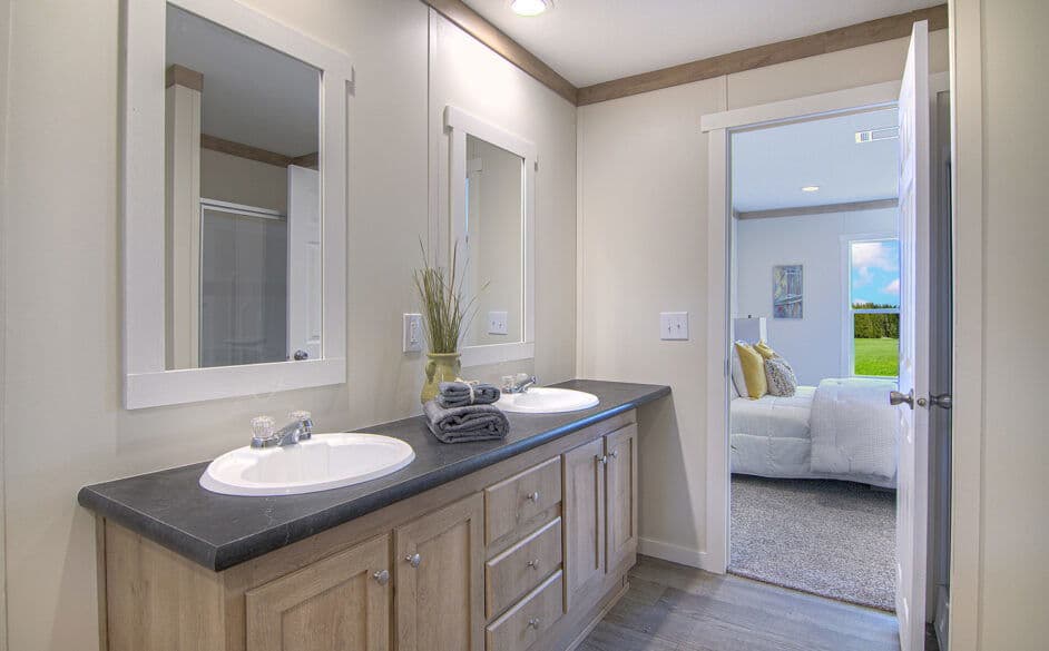 Corral 2354 bathroom home features