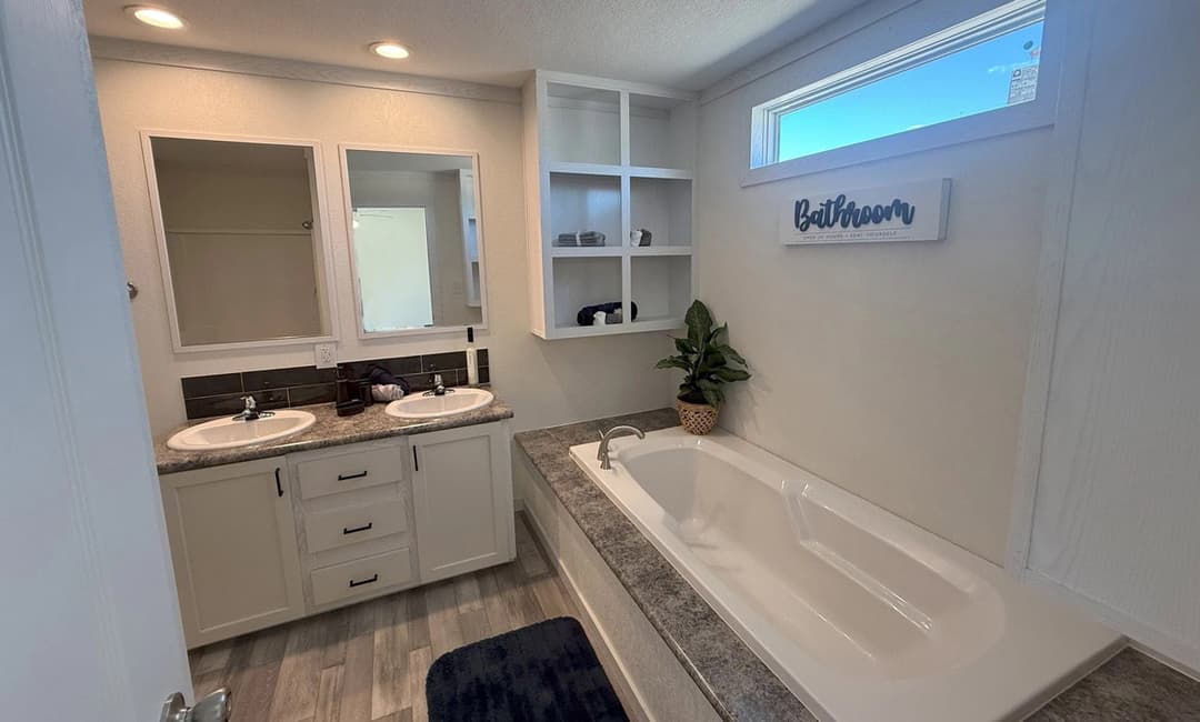 The mesquite bathroom home features