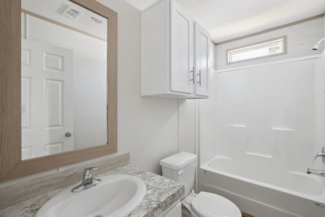 Pinnacle 28603p bathroom home features