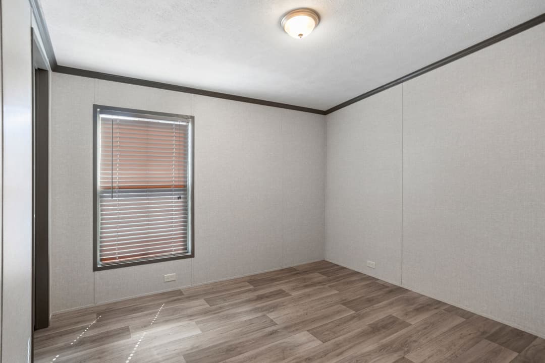 Classic c-3252-32d bedroom home features