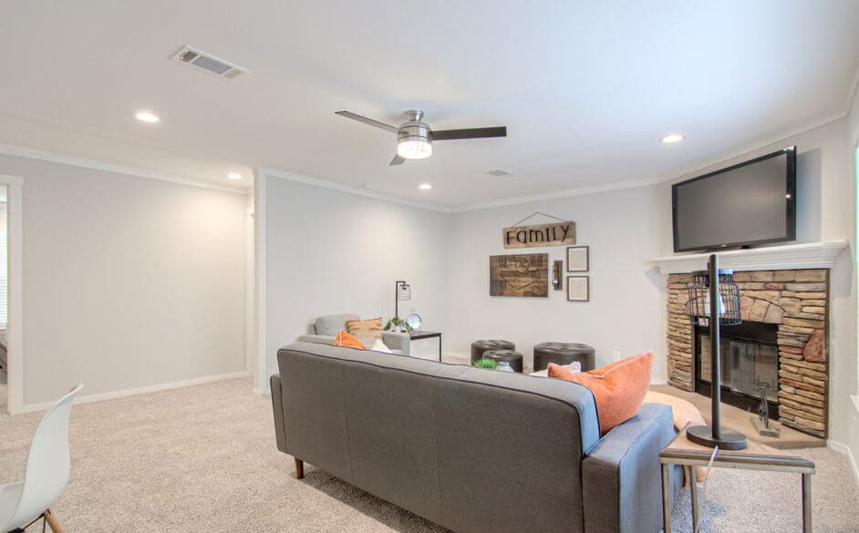 Trailblazer t76b interior home features