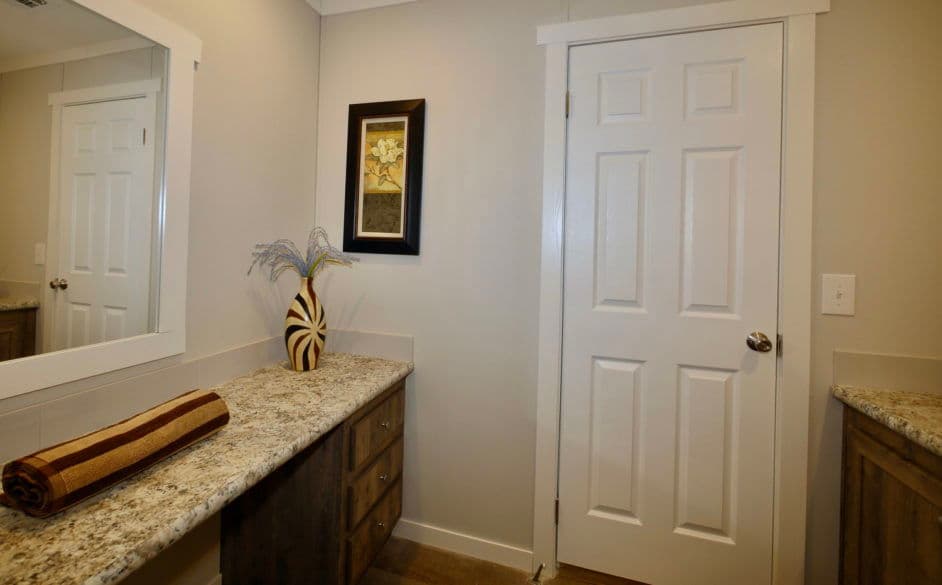 High plains 3387 bathroom home features