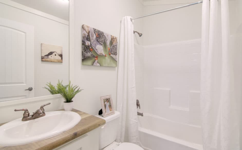 Opal 5663 bathroom home features