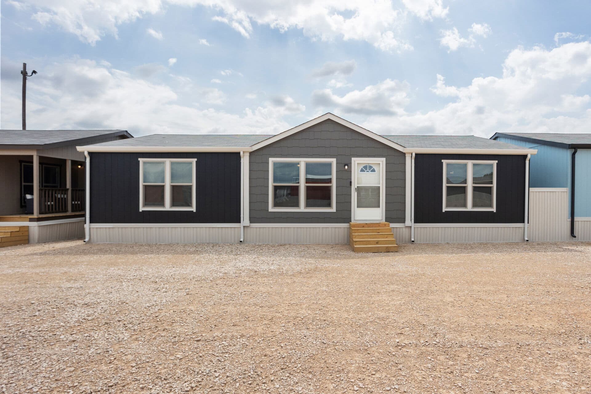 Classic c-3252-32d exterior and elevation home features