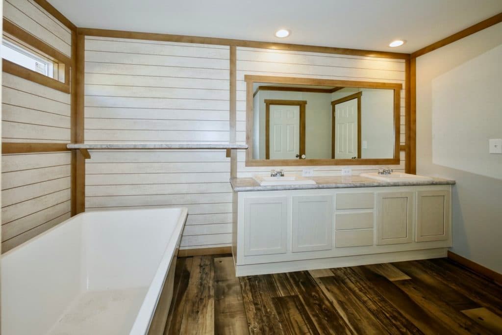 Macey 9768 bathroom home features
