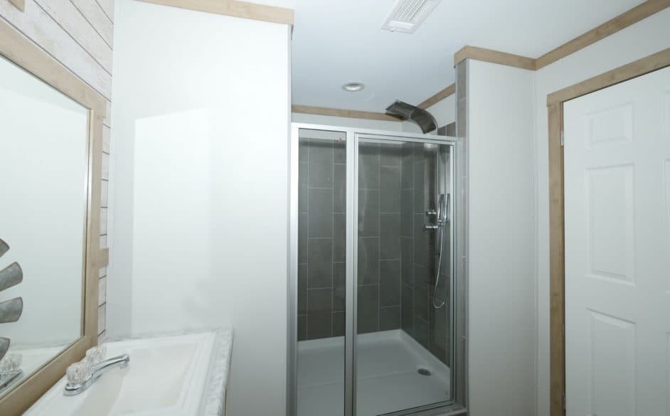 Gabriella 9576 bathroom home features