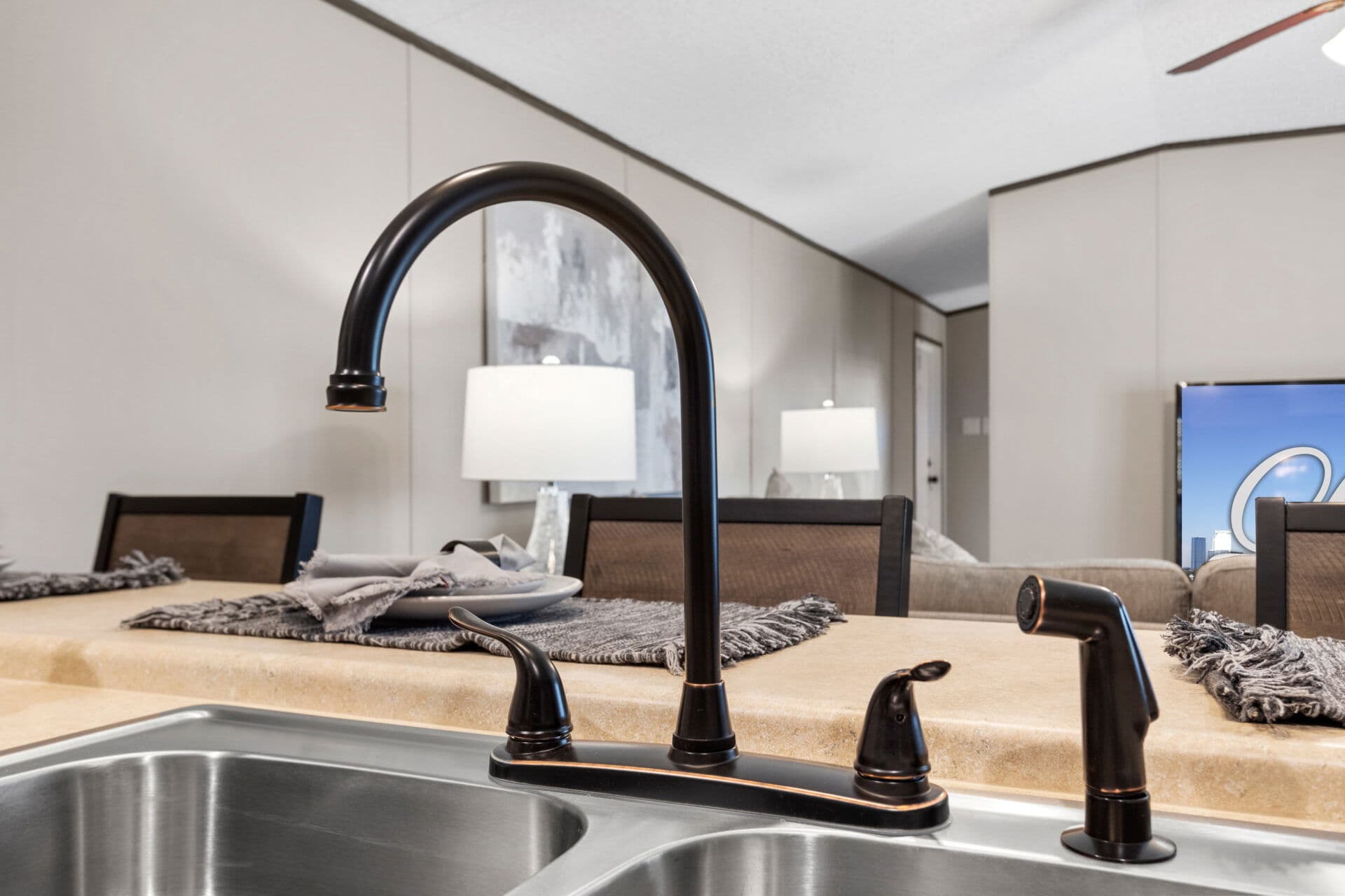 Classic c-1672-32c kitchen home features