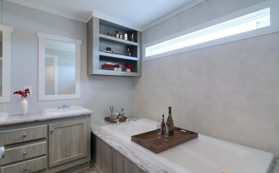 Coyote ridge 331 bathroom home features