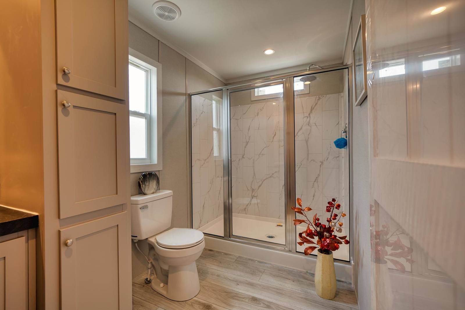 Nm3252a bathroom home features