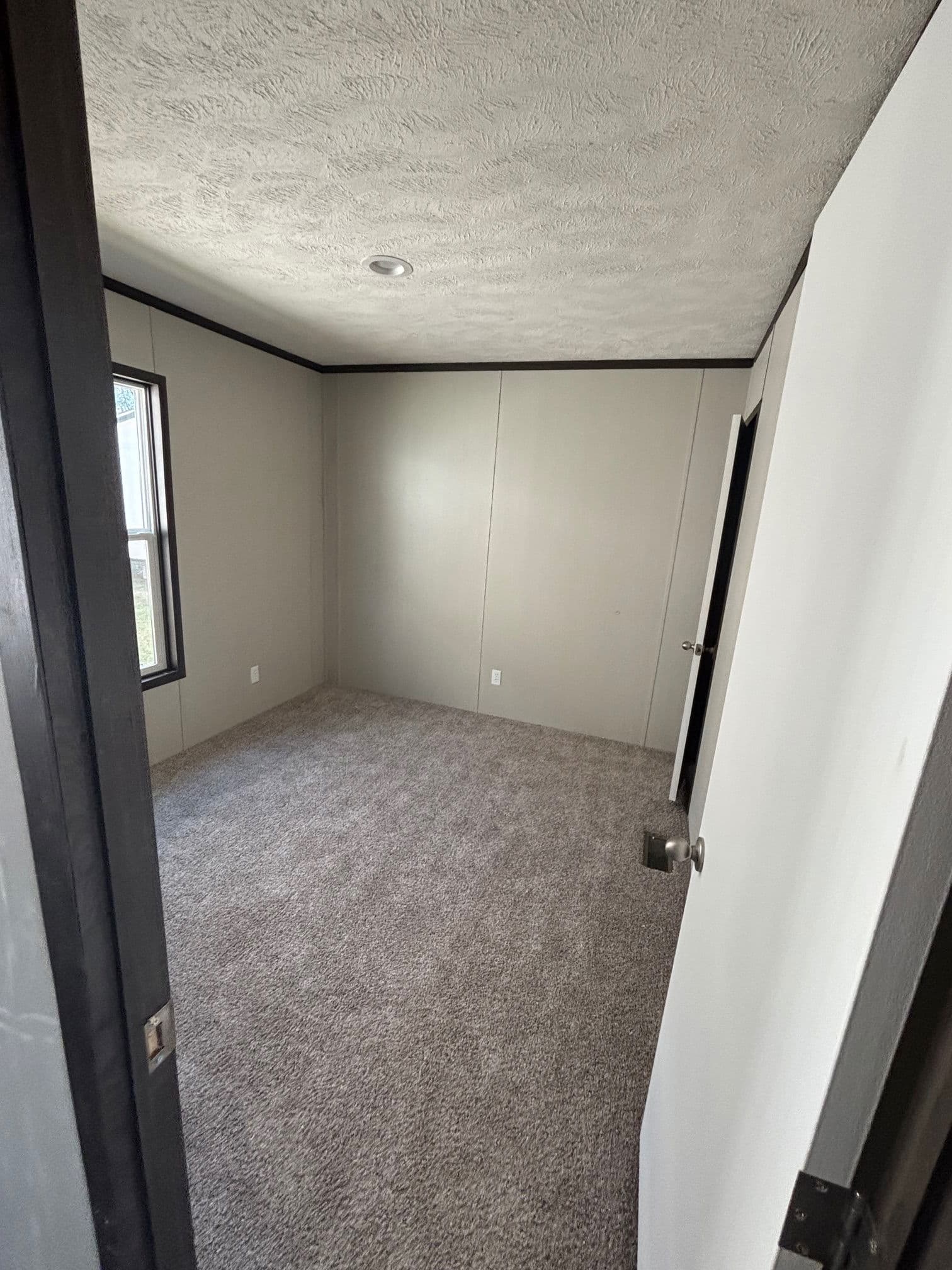 Balance (clearance) interior home features