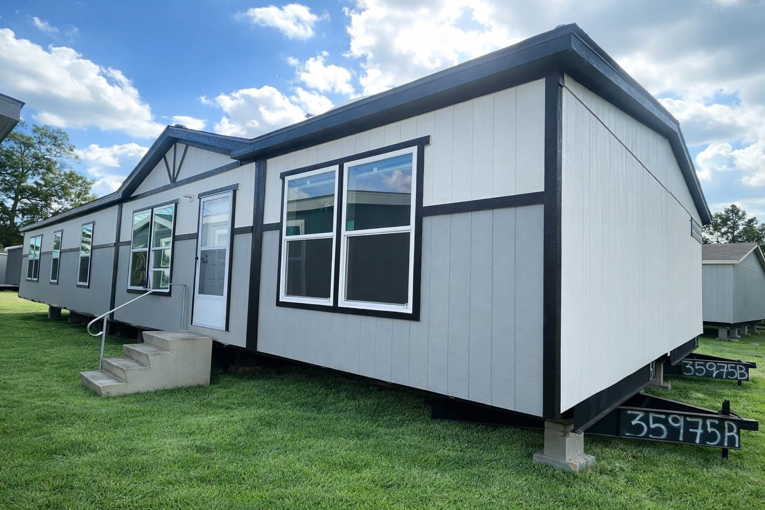 Scorpio 9469 hero and exterior home features