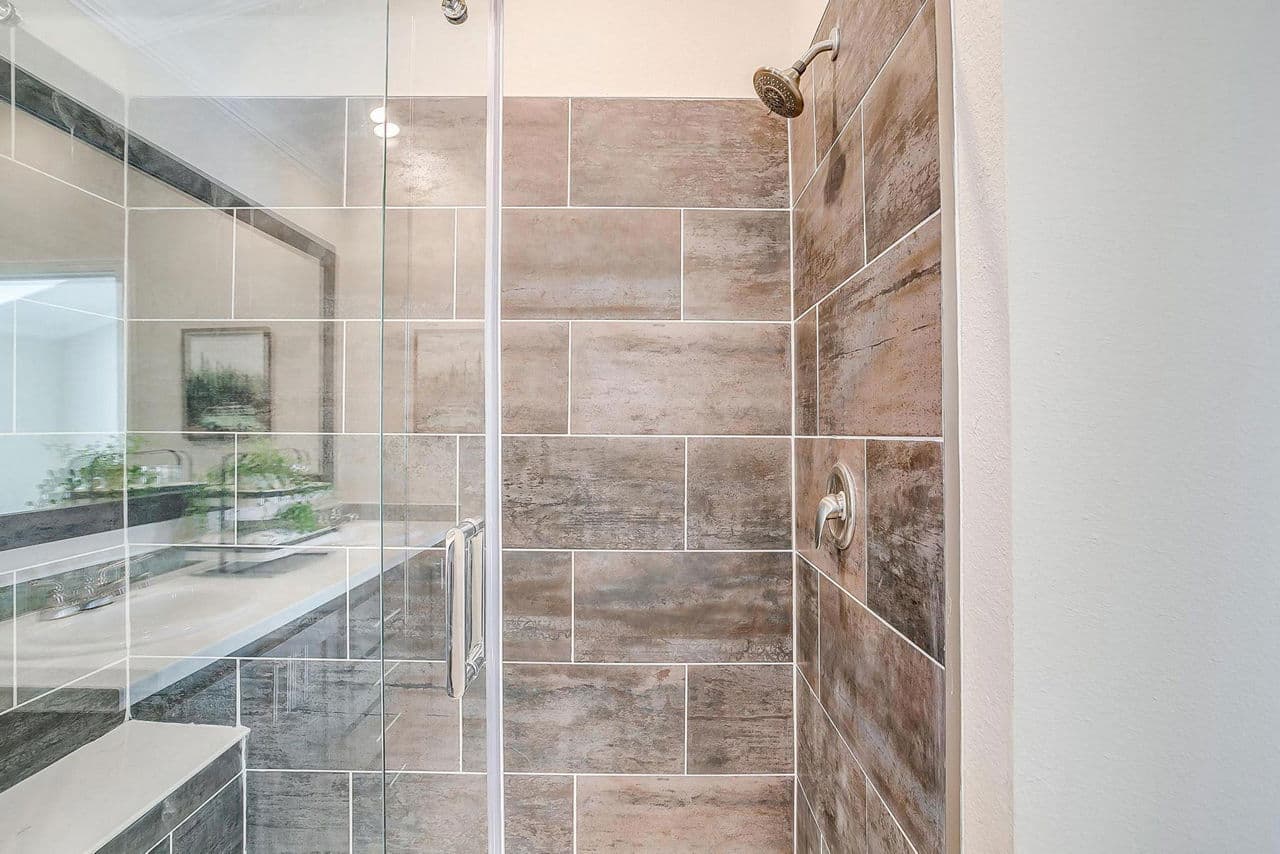 Innovation 1856h bathroom home features