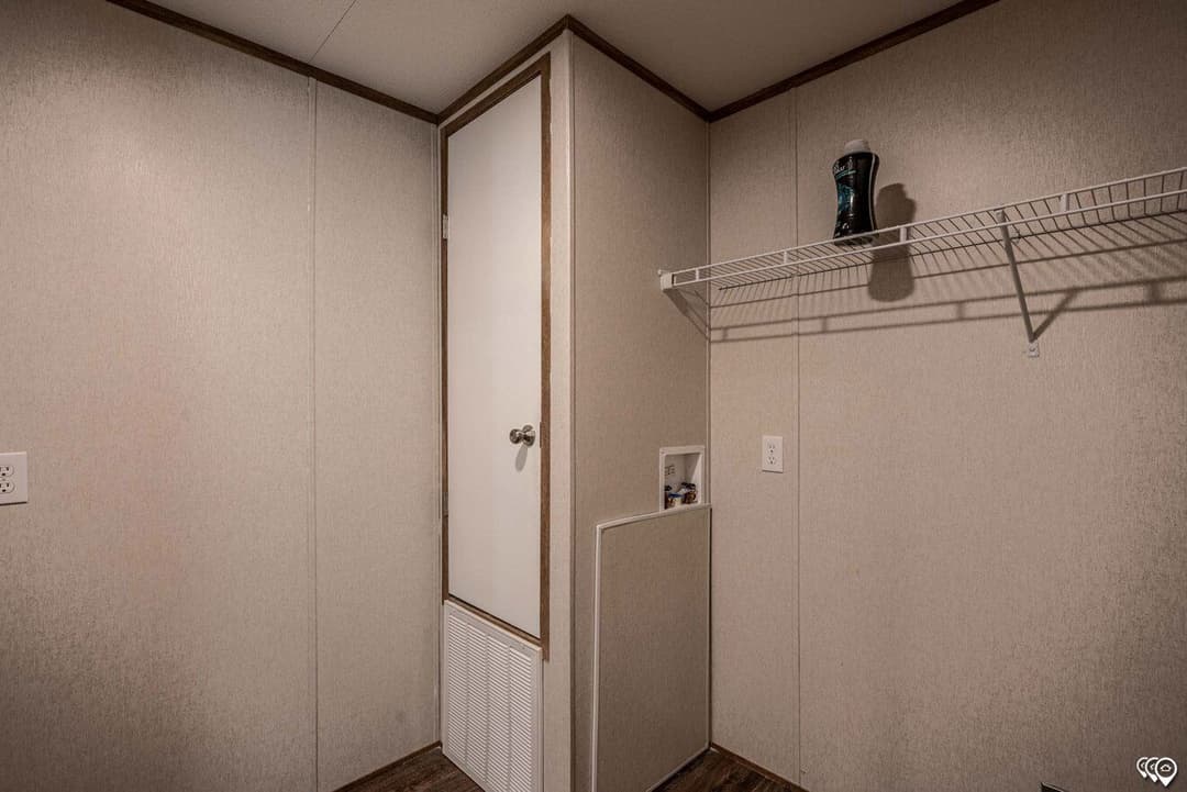 Pinnacle 28563p interior home features