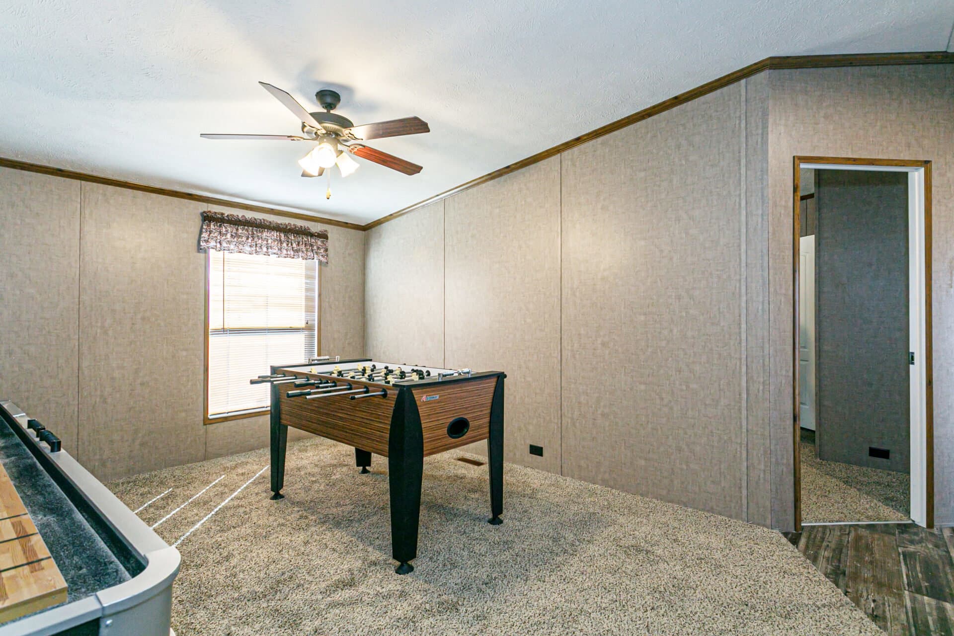 Classic c-3264-32c interior home features