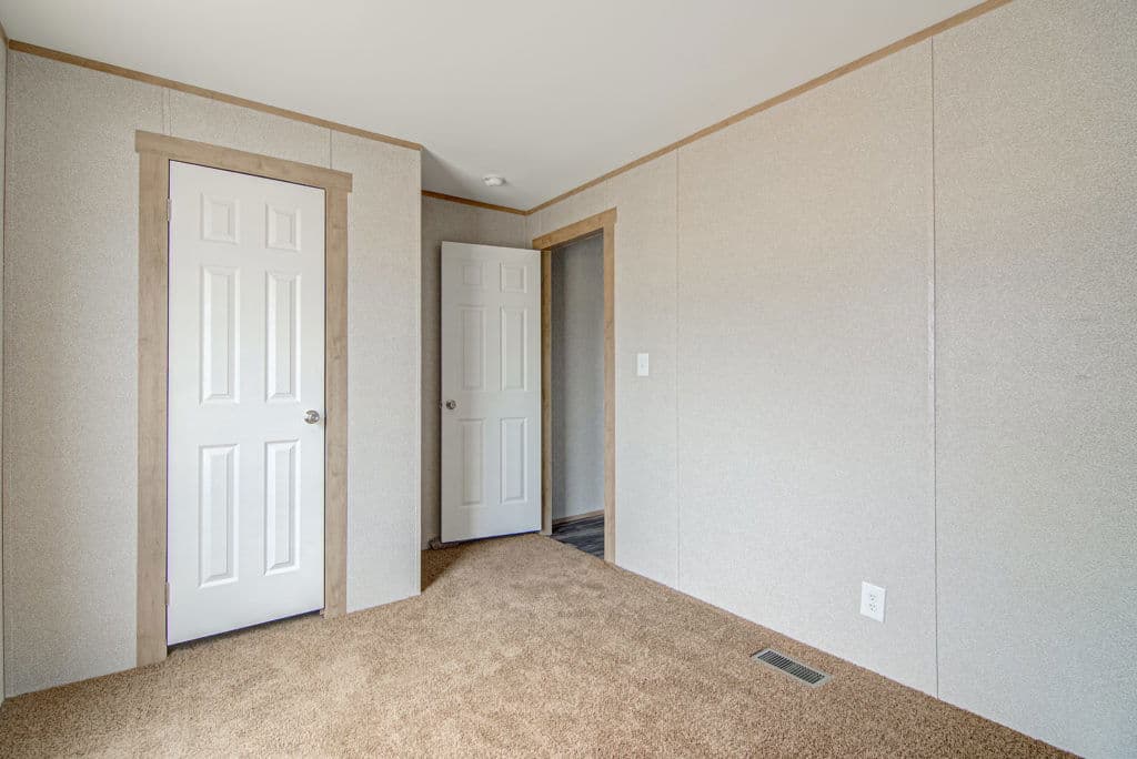 Libra 9160 bedroom home features