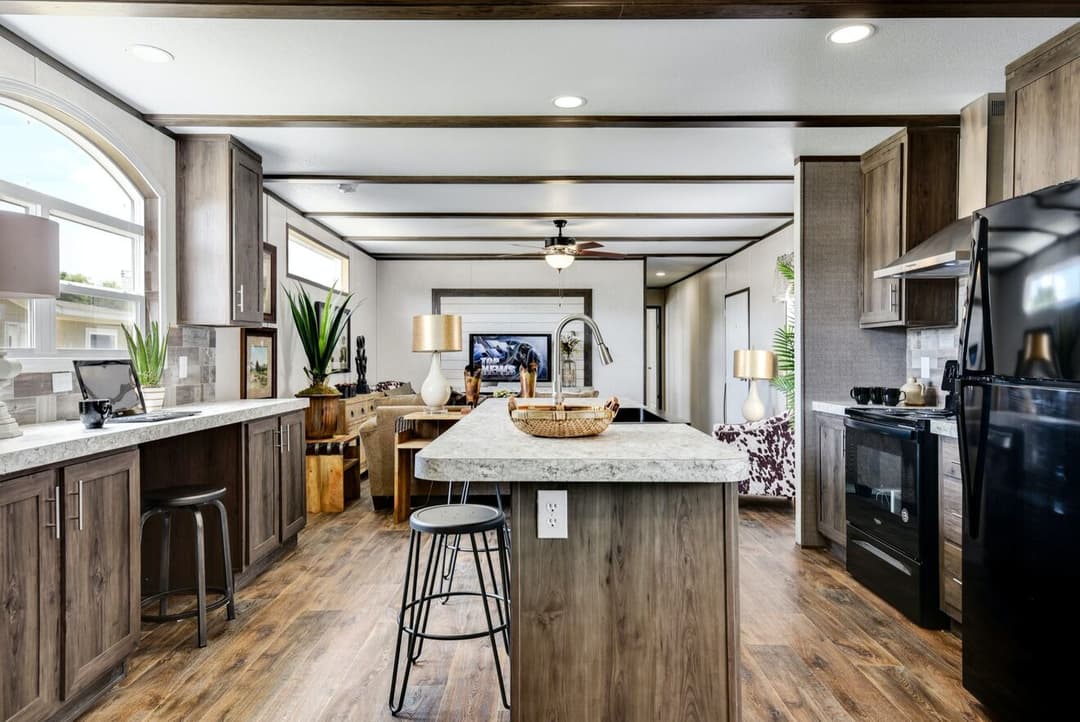 Pinnacle 16763u kitchen home features