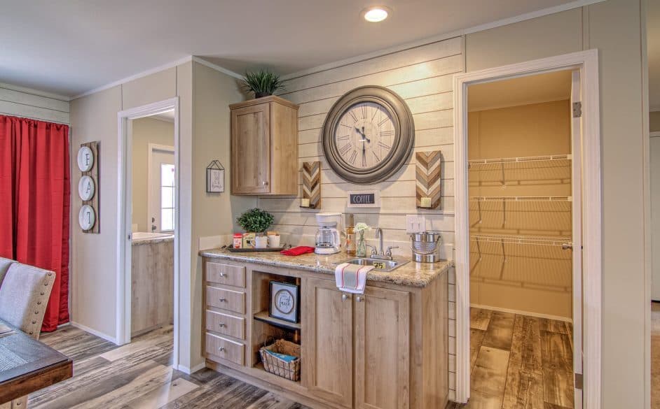 Bandera 3356 kitchen home features