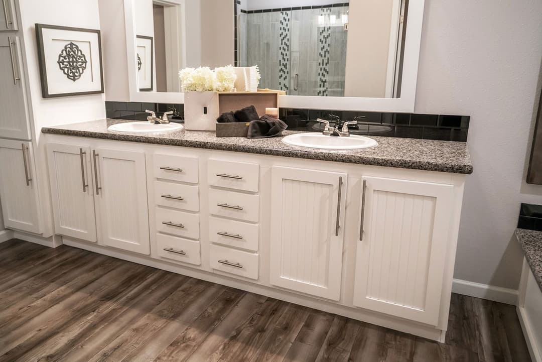 Innovation 3268r bathroom home features