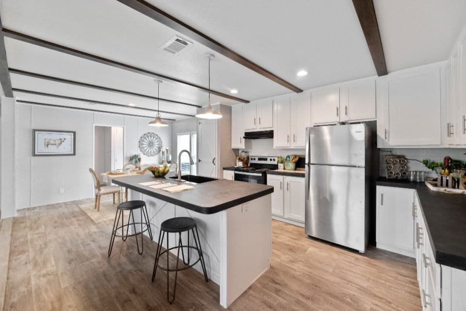 Pinnacle 28603p kitchen home features