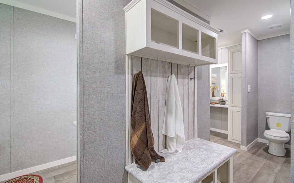 Cheyenne t66a bathroom home features