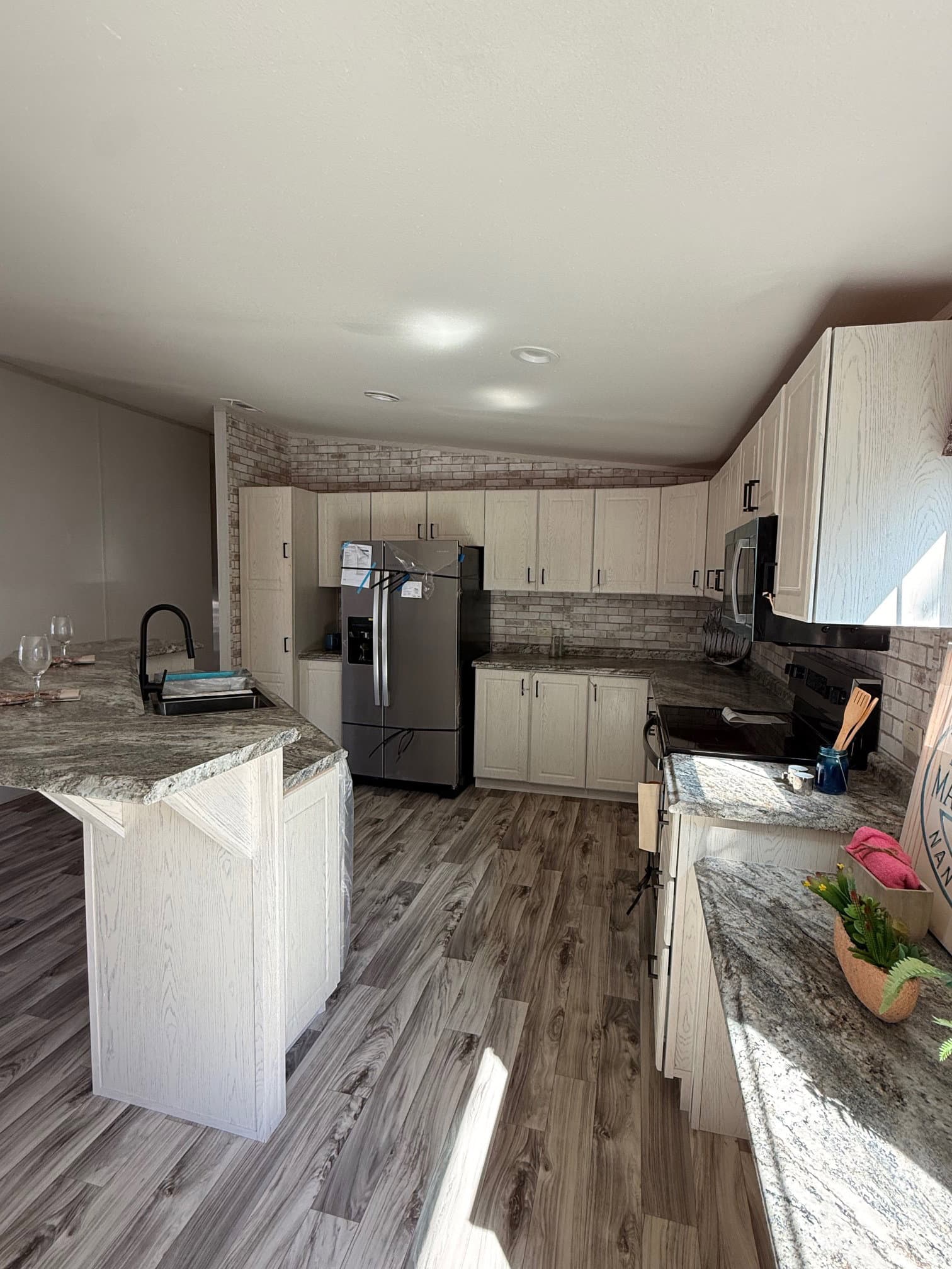 Legacy doublewide 32x56 (builder financed homes)  home features