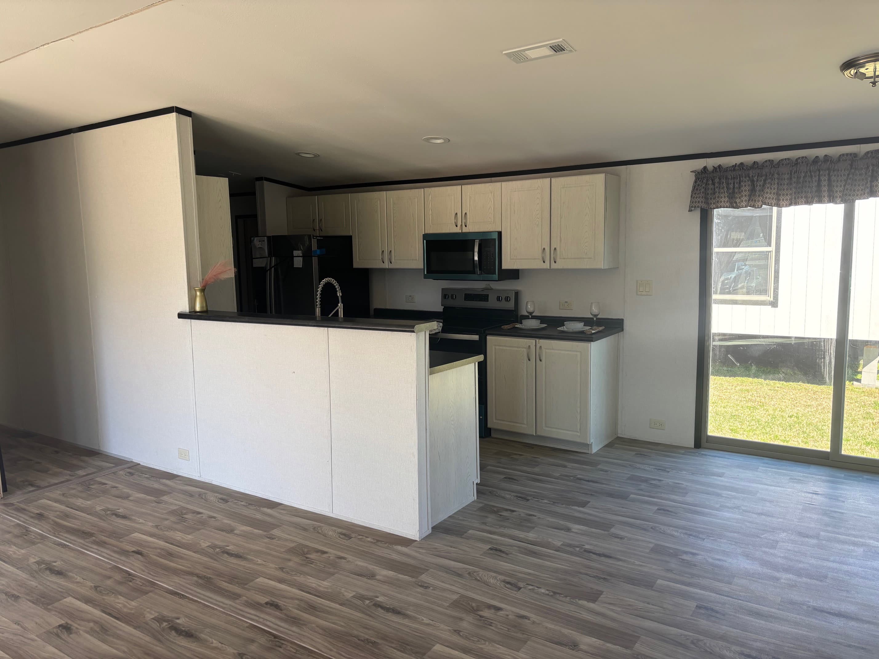 Legacy 24x68 4 bedroom 2 bath (builder financed homes)  home features