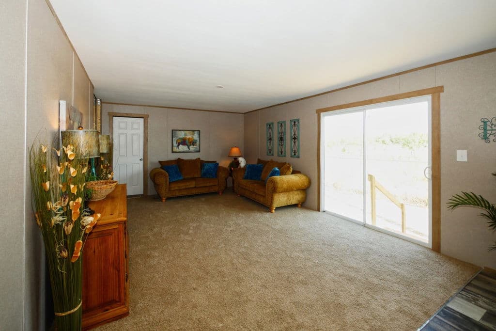 Taurus 9366 interior home features