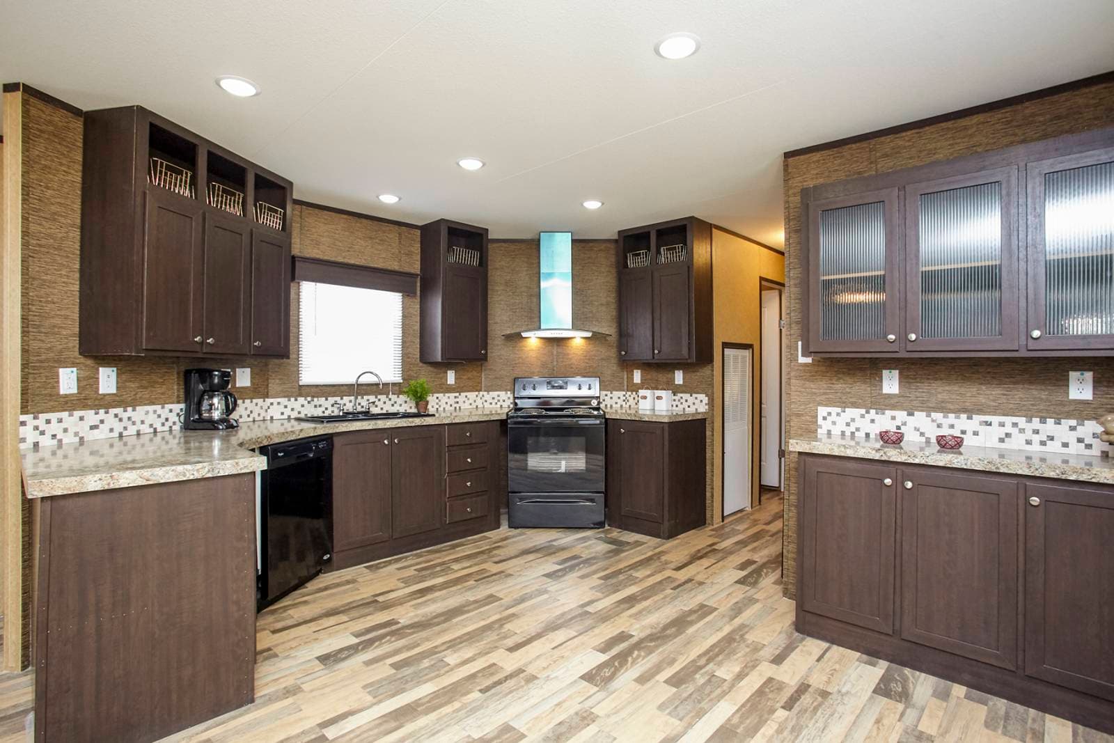 Cs1676c kitchen home features