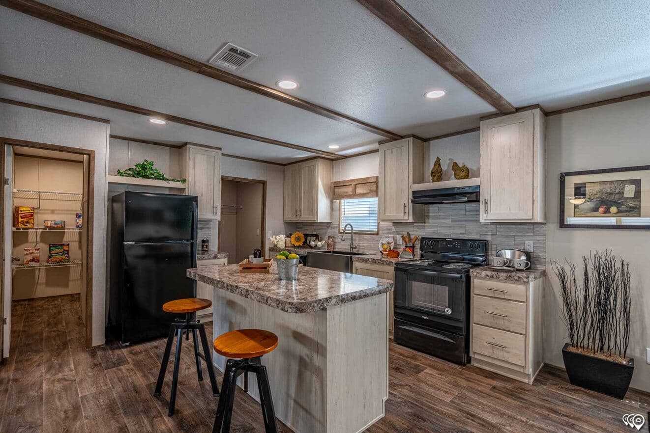 Pinnacle 28563p kitchen home features