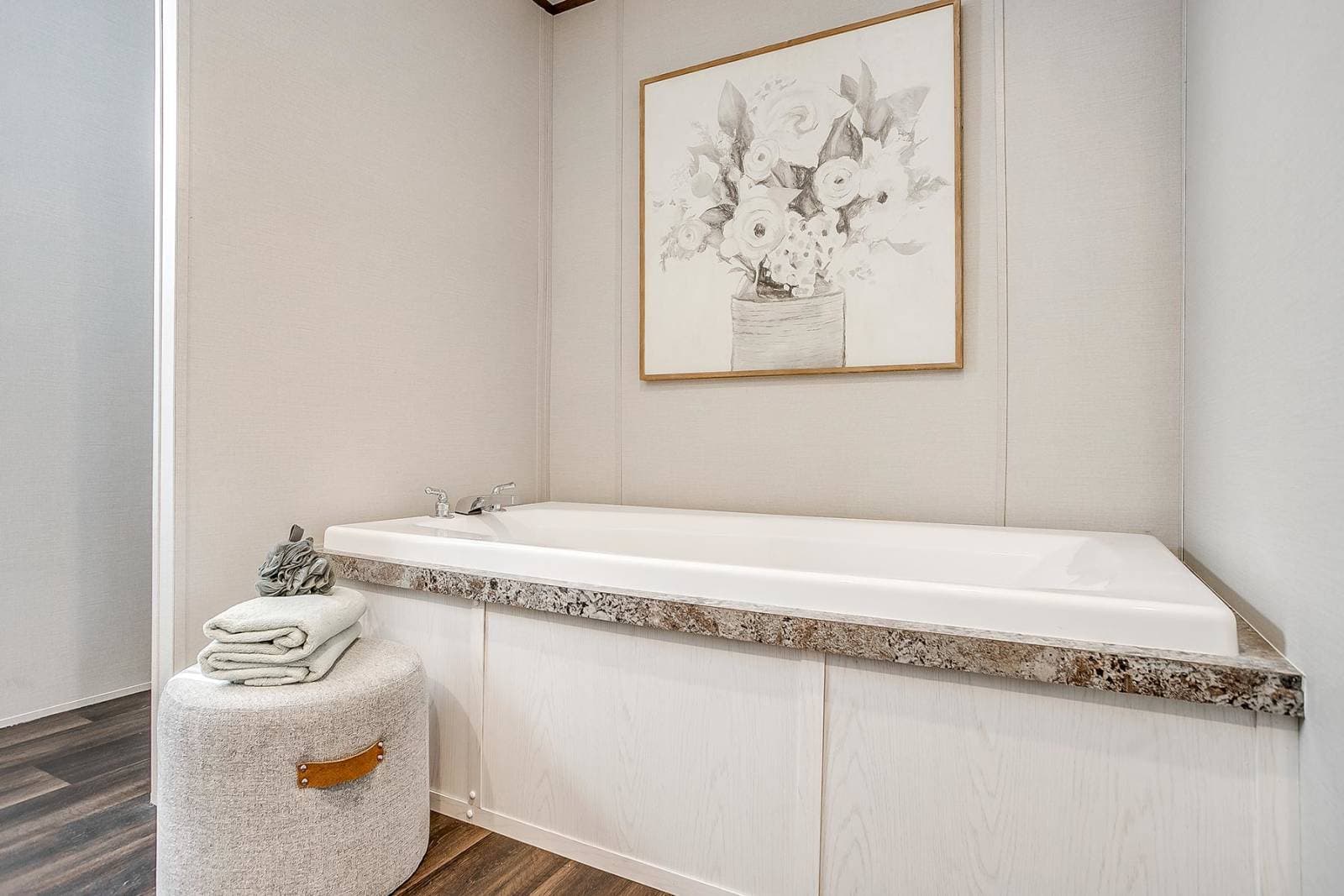 Nm3260f bathroom home features