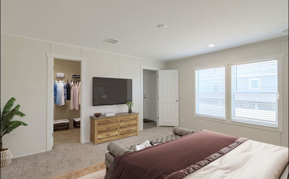 Bandera 3356 bedroom home features