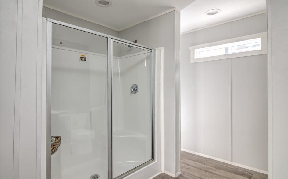 Park central 307p bathroom home features