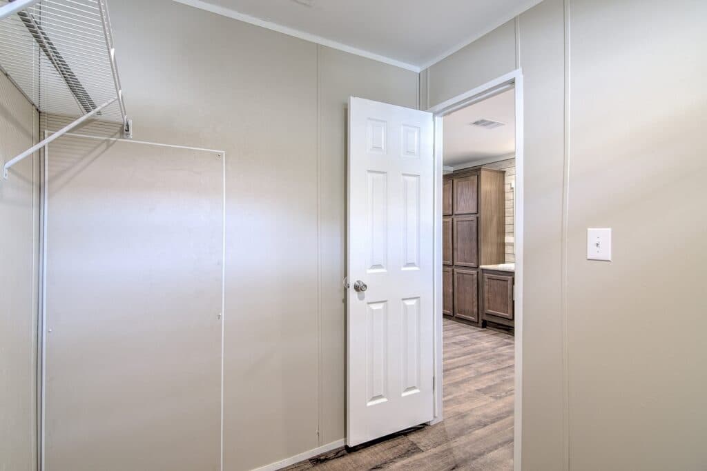 Bella 9876 interior home features