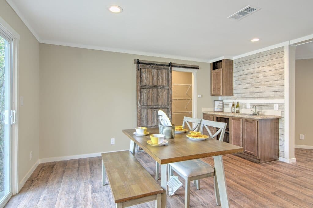 Bella 9876 interior home features