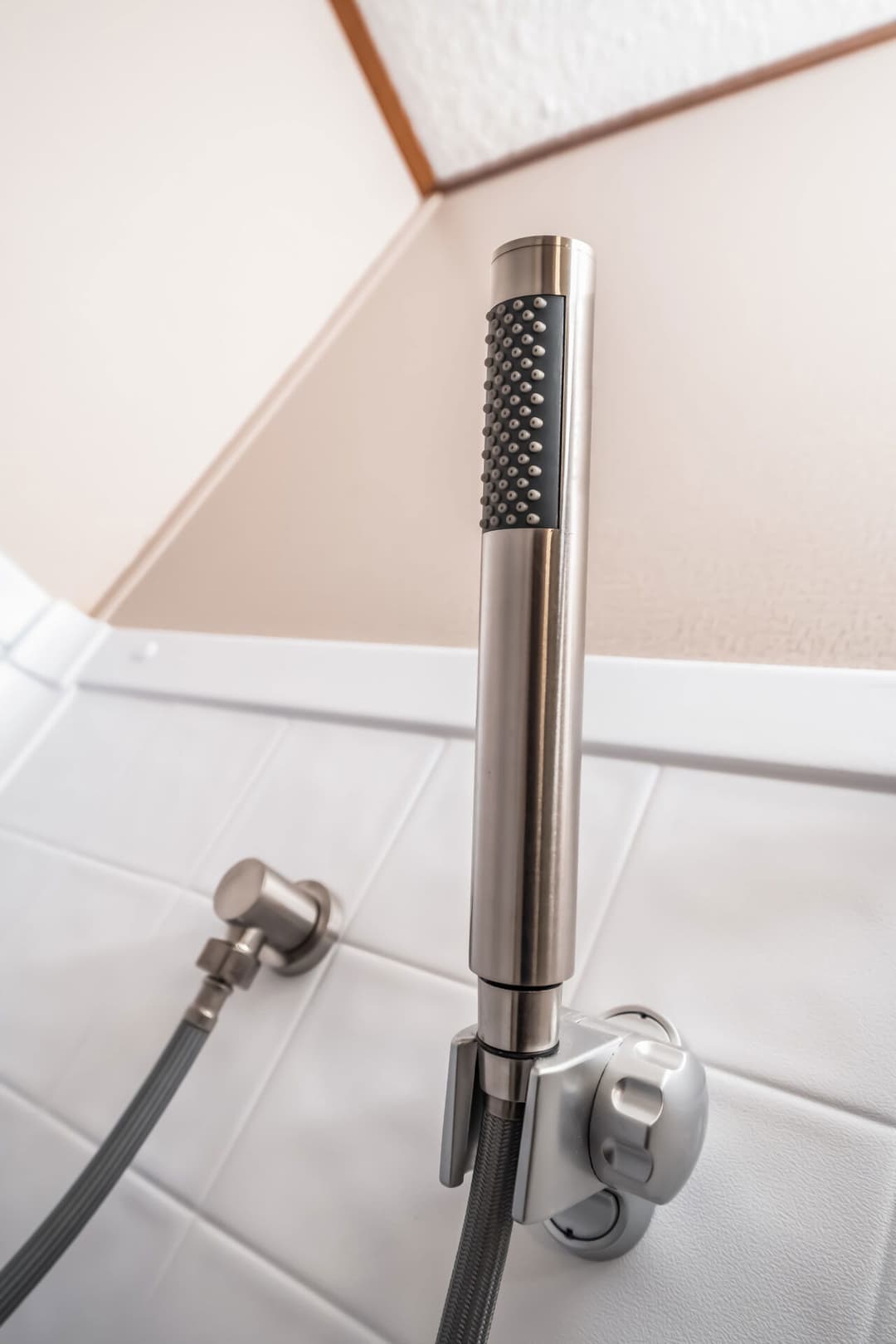 Classic c-1664-32c bathroom home features