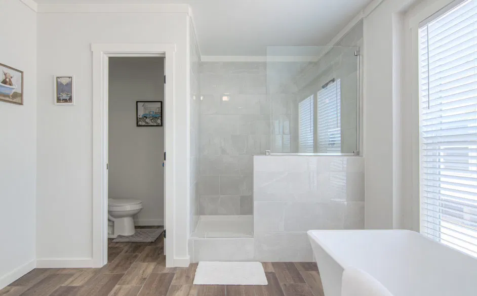 Oak creek homes bathroom home features