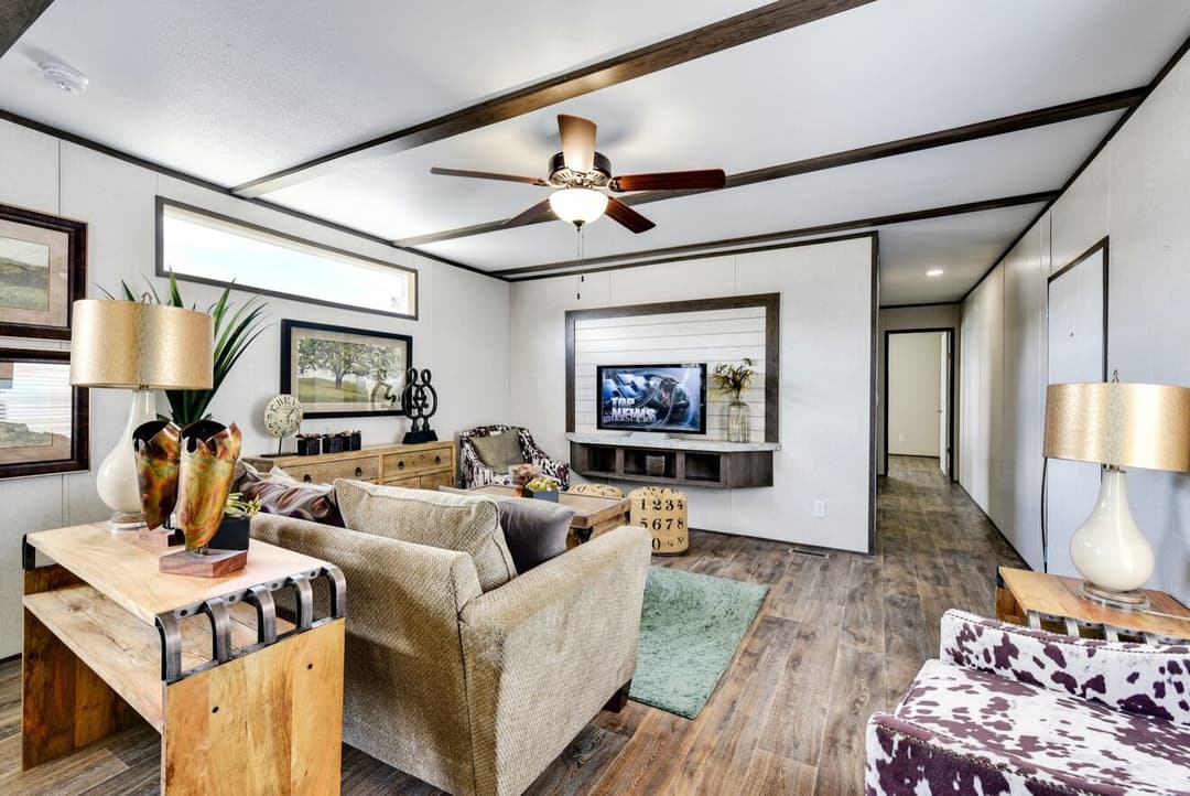 Pinnacle 16763u interior home features