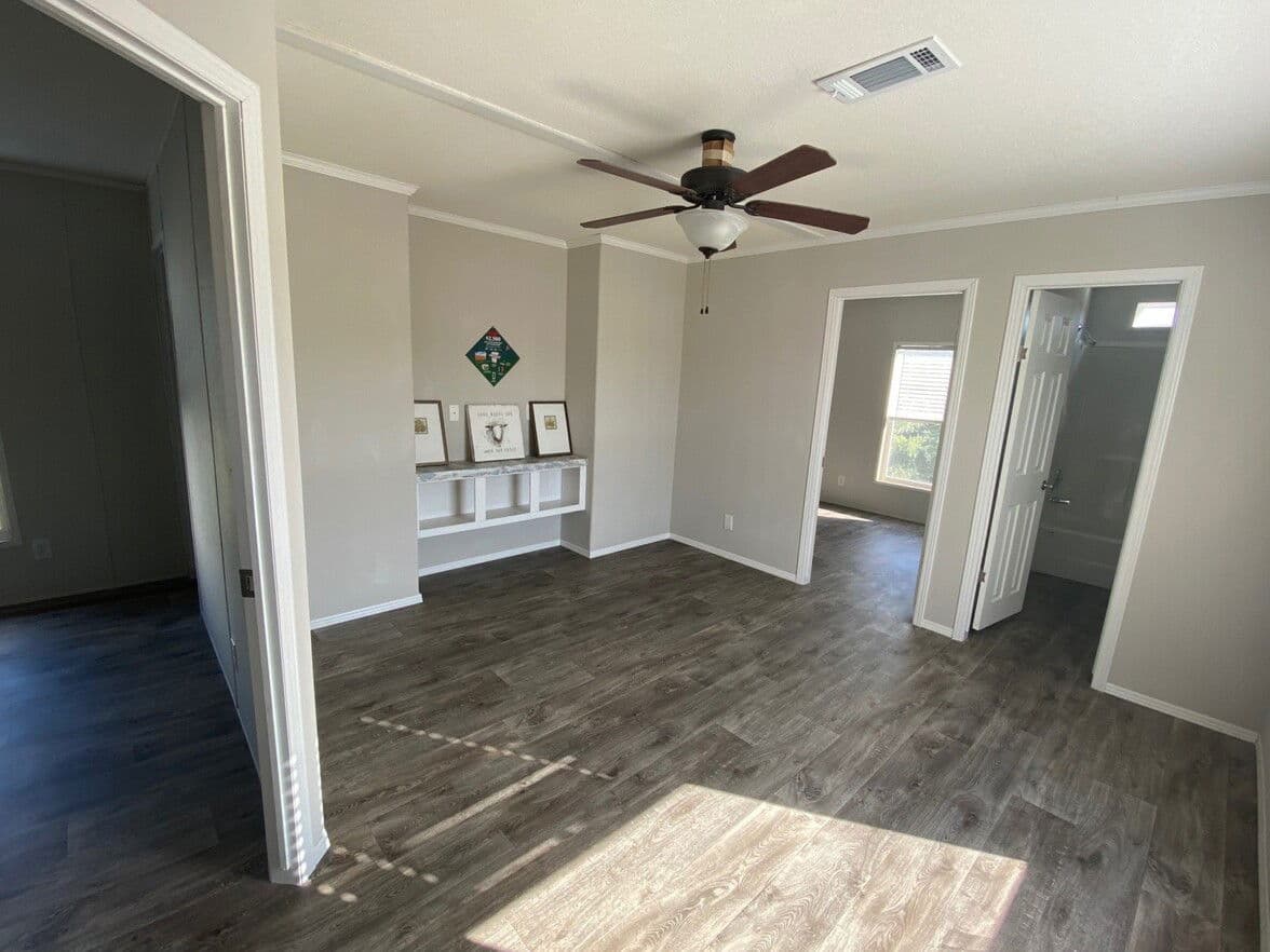 Pinnacle 18763p interior home features