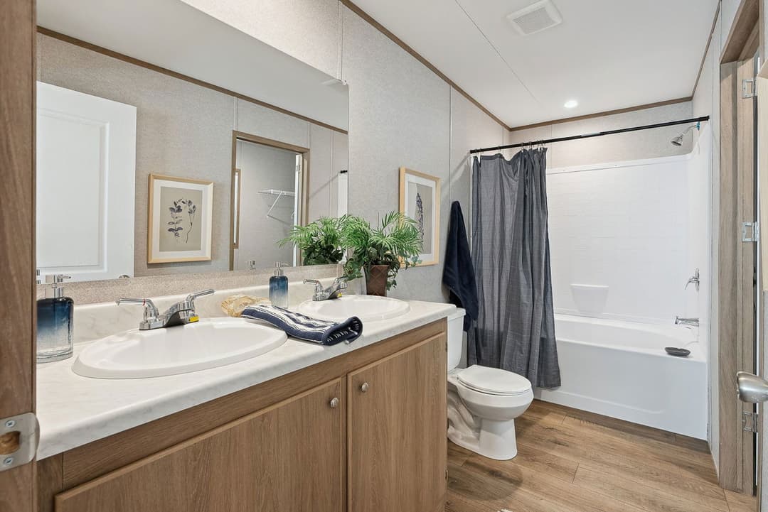 Prime pinnacle 135 bathroom home features