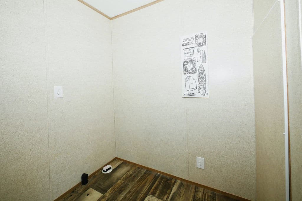 Leo 9156 interior home features