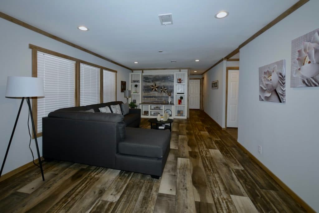 Mariana 9776 interior home features