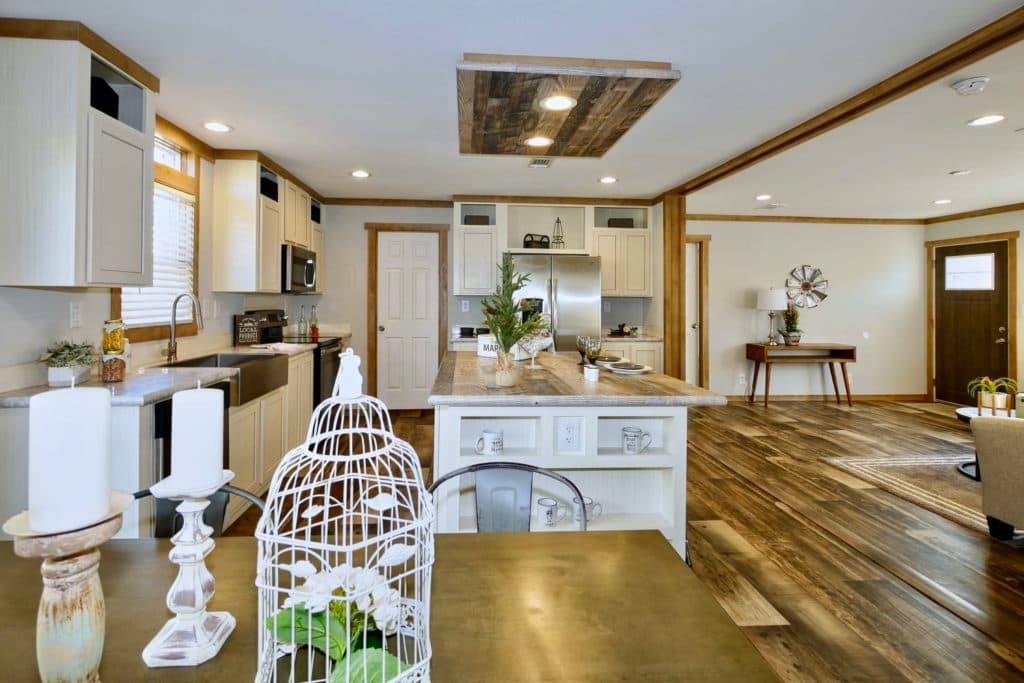 Macey 9768 interior home features