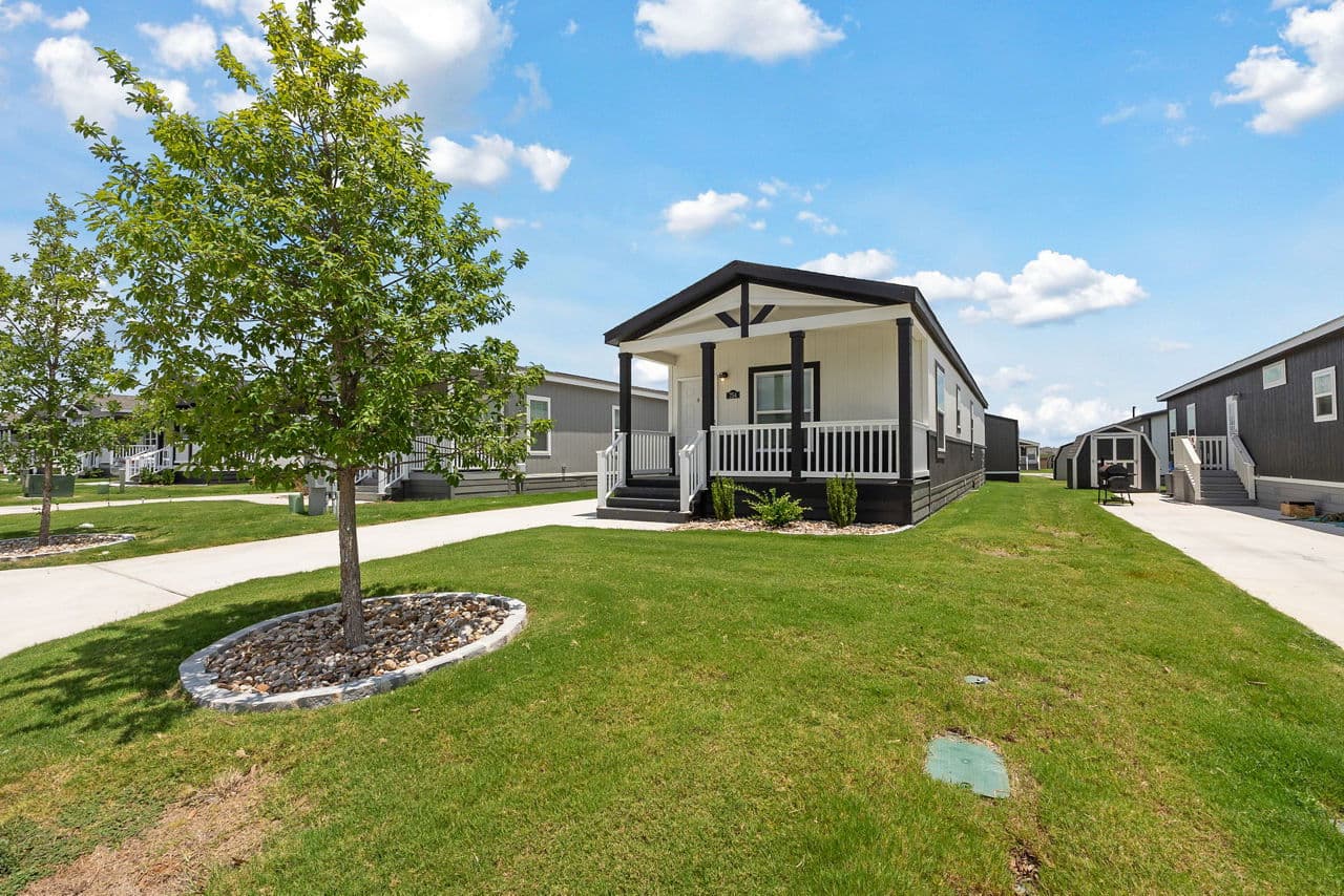 Innovation 1868h exterior and elevation home features