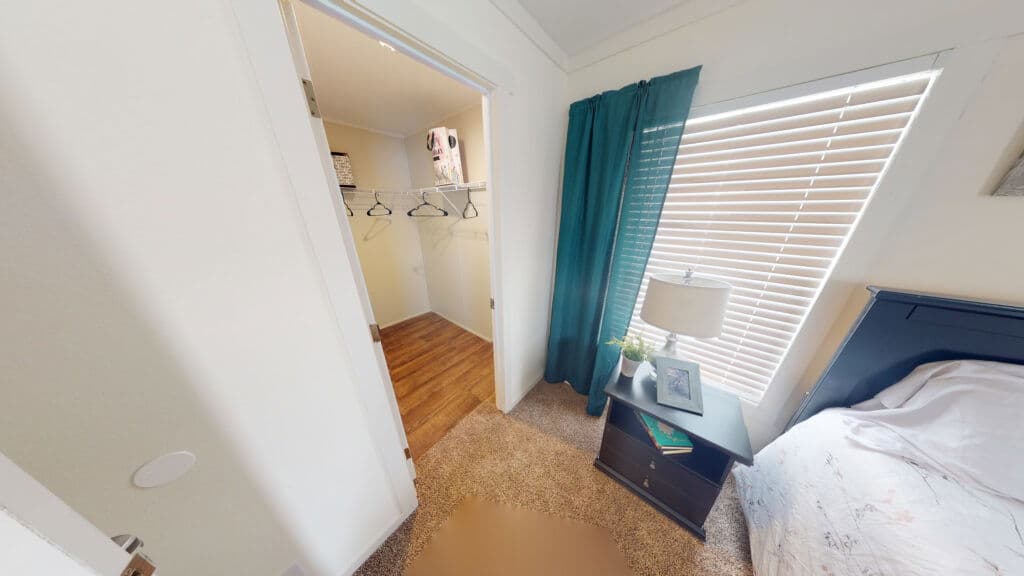 Turk t68c-p8 bedroom home features