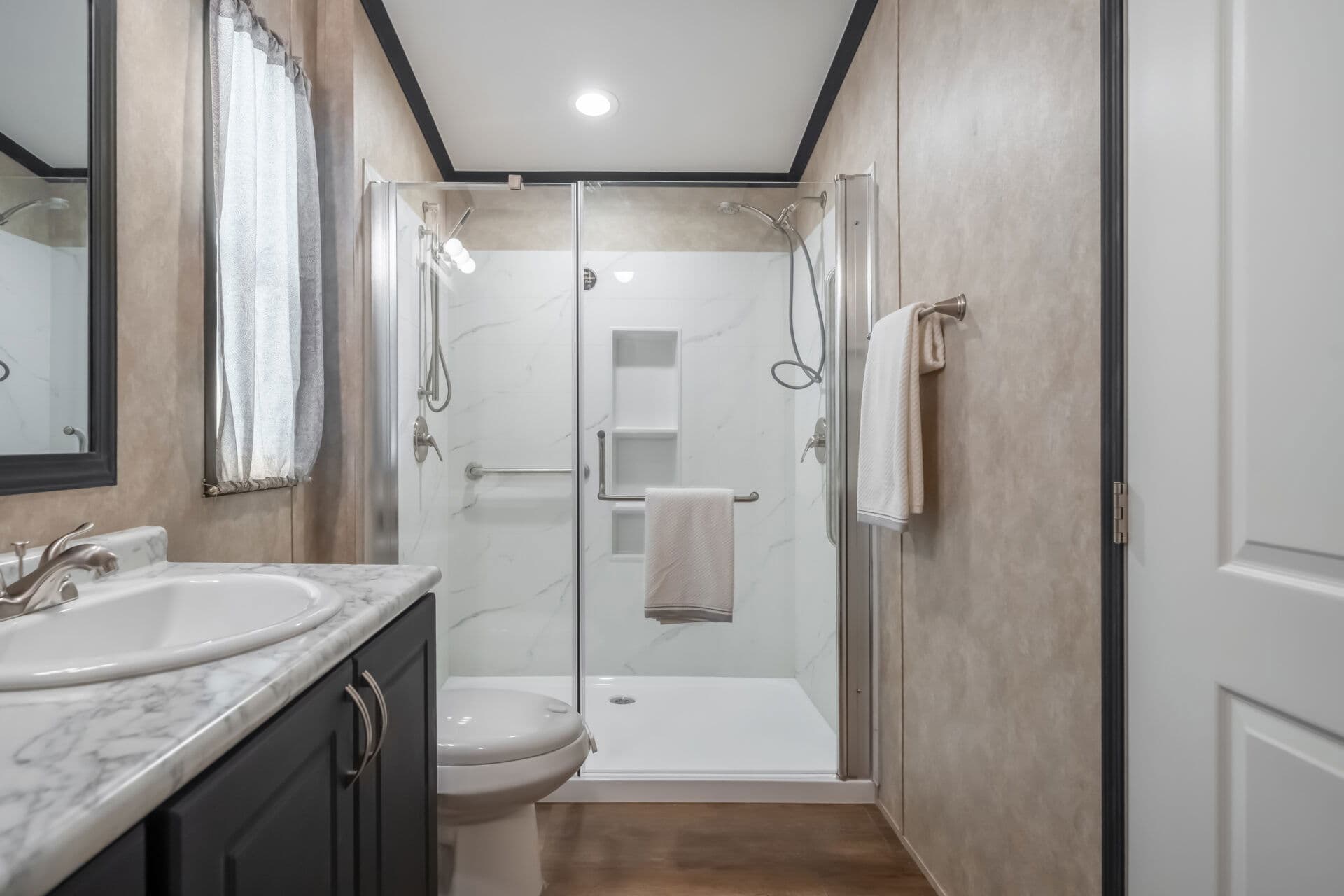 Classic c-1680-32flp bathroom home features