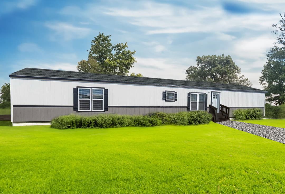 Pinnacle 16763l hero, elevation, and exterior home features