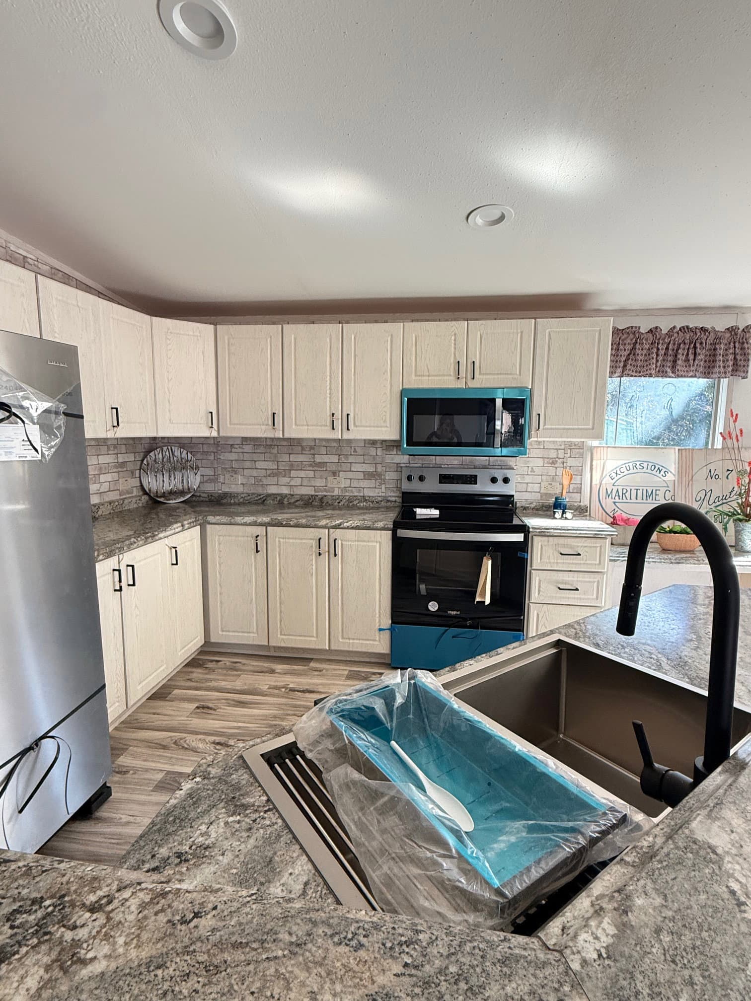 Legacy doublewide 32x56 (builder financed homes)  home features