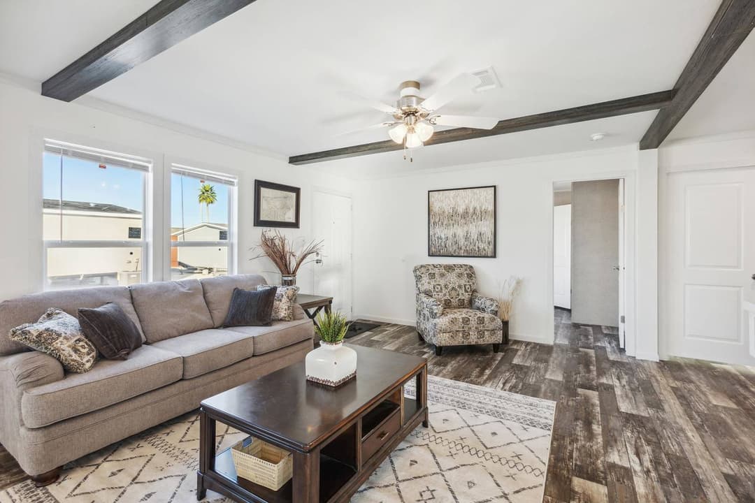 Rm2848h interior home features