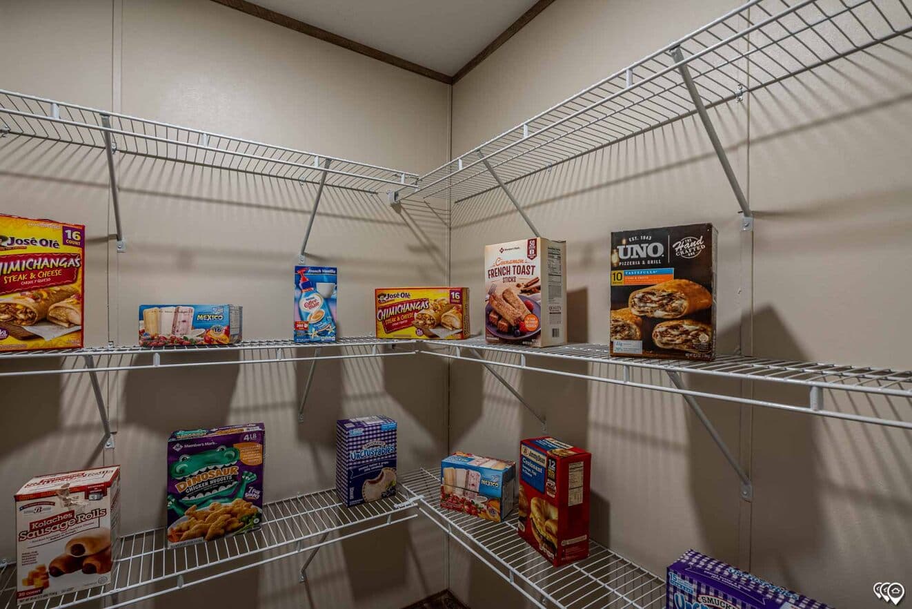 Pinnacle 28563p interior home features