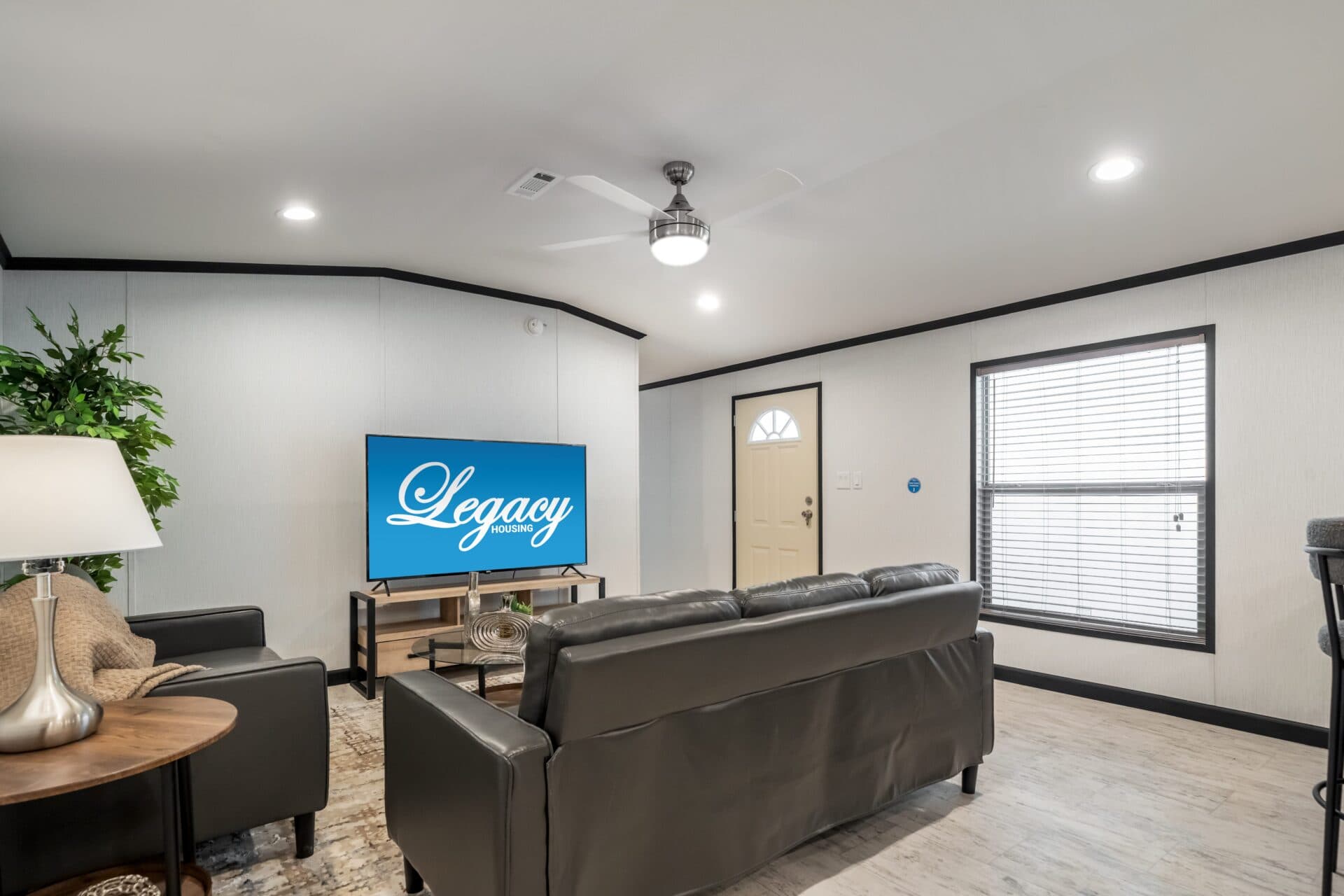 Classic c-1680-32m interior home features